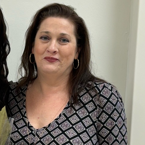 Meet your Posher, Stephanie - Picture 1 of 1